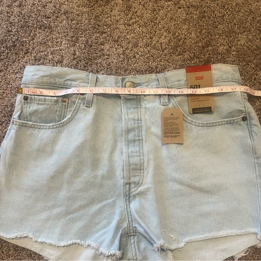 {Levi’s} 501 High Rise Light Wash Denim Shorts - Picture 3 of 10
